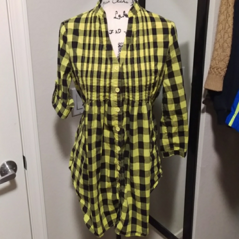 💰Button-down tie back shirt